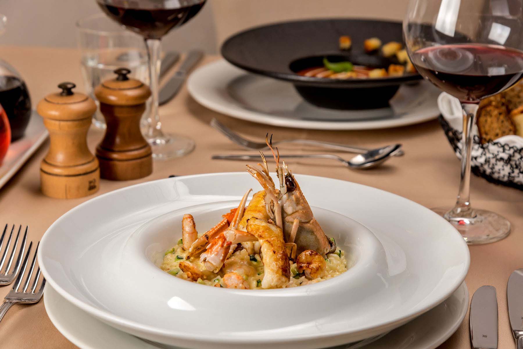 PUTEUS RESTAURANT (1)